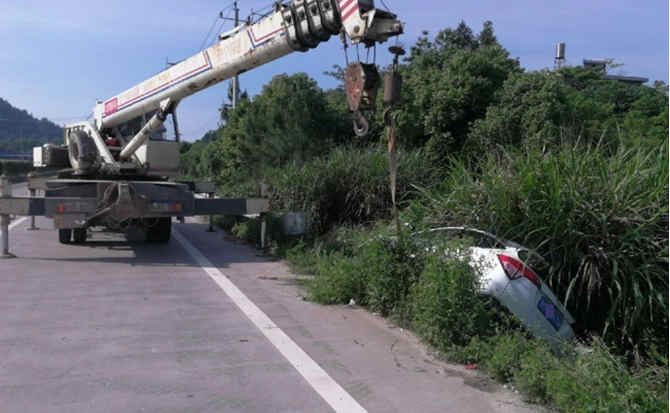 济宁重载吊车救援